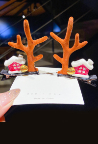 Girls Christmas Acrylic Orange Reindeer Antler Santa Xmas Hair Clips Cosplay Accessory for Christmas with Red Cartoon House Decoration