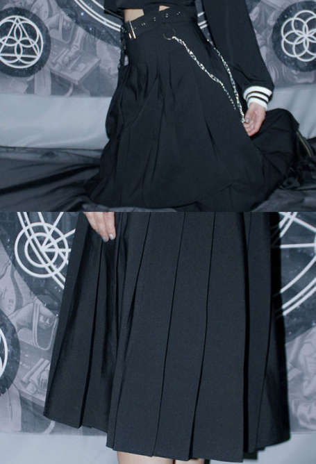 Dark Gothic Costume Girl Embroidery Irregular-shaped Pleated Skirt With Removable Pocket And Chain