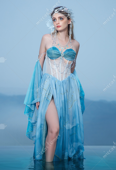 Medieval Mermaid Dress Renaissance Vintage Blue Gradient Dress with Sleeves and Necklace