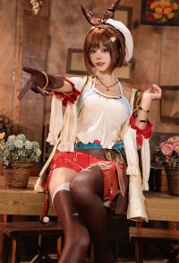 Atelier Ryza:Ever Darkness & The Secret Hideout Reisalin Ryza Stout Cosplay Costume Top and Shorts with Coat Socks