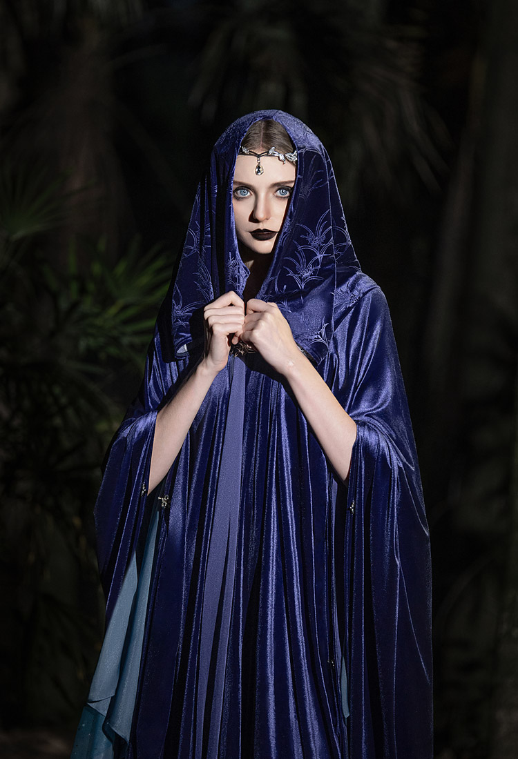The Lord of the Rings Medieval Retro Velvet Cloak Renaissance Hooded Cape Halloween Witch Cloak