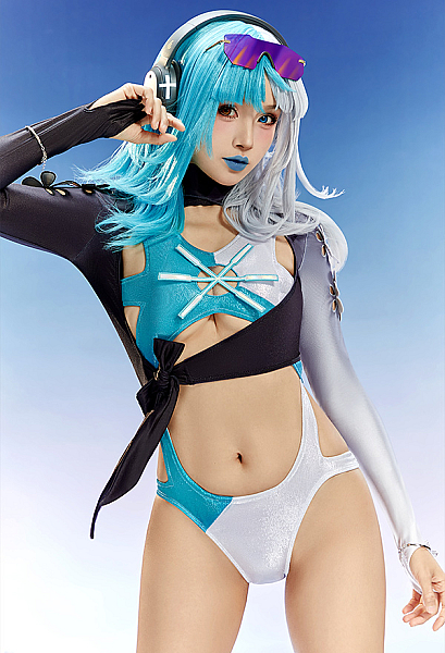 Rival Girl Luna Snow Game-Inspired Gradient Print One-piece Swimsuit with Cover-up and Bracelet
