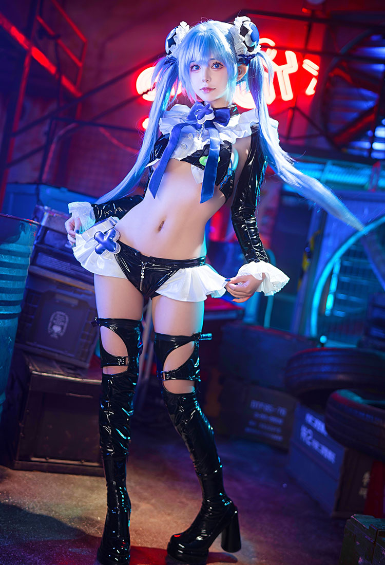Goddess of Victory: Nikke Hansel Cosplay Costume Top Shorts with Head Accessory and Leg Covers