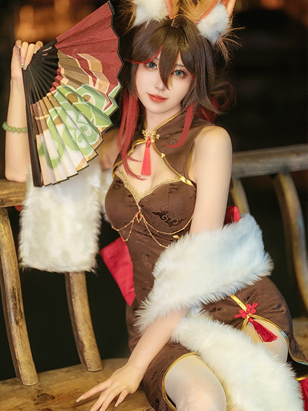 Tingyun Derivative Cheongsam Style Dress and Plush Shawl with Bracelet and Thigh Stockings Costume