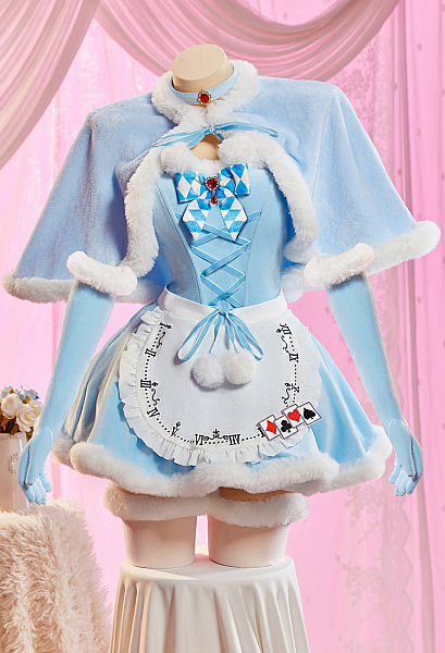 Alice in Wonderland Winter Cosplay