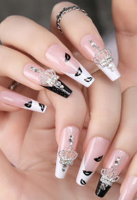 Gothic Punk Press On False Nails Rhinestones Lips Crown Pattern False Nail Tips Fake Nails 24pcs